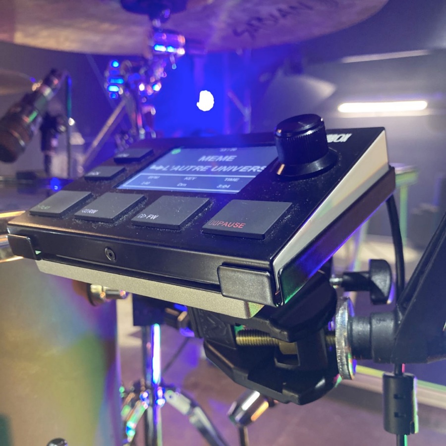 LIOBOX² held by a LIOBASE on a drum mount clamp